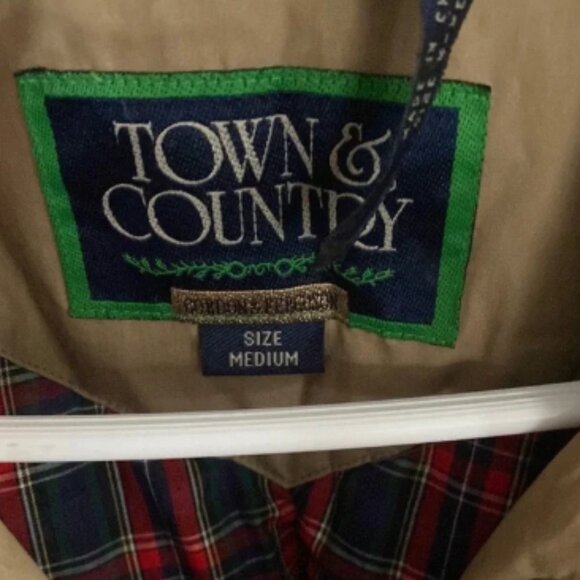 Vintage Town & Country Down Coat with Belt and Wide Collar - Picture 2 of 7